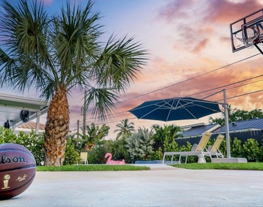 518 Sunshine Drive - Photo Thumbnail 1
