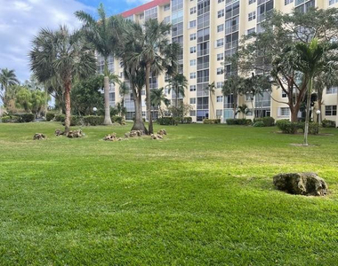 2731 Ne 14th Street Causeway - Photo Thumbnail 16