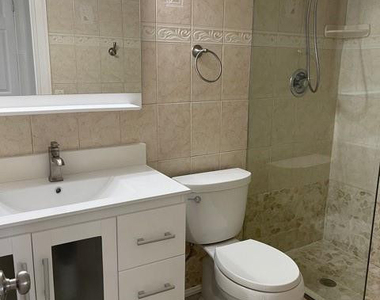 2731 Ne 14th Street Causeway - Photo Thumbnail 9