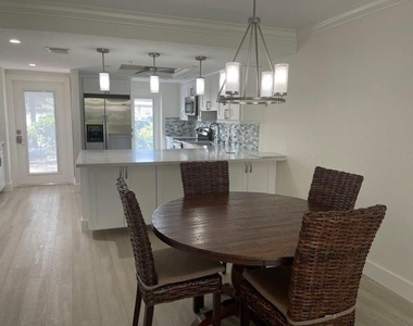 2731 Ne 14th Street Causeway - Photo Thumbnail 4