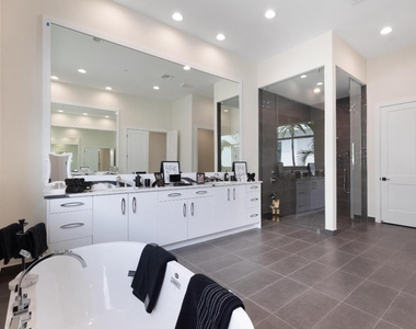 9124 Coral Isles Circle - Photo Thumbnail 44