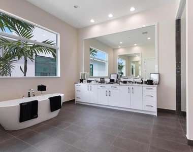 9124 Coral Isles Circle - Photo Thumbnail 42