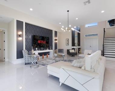 9124 Coral Isles Circle - Photo Thumbnail 11