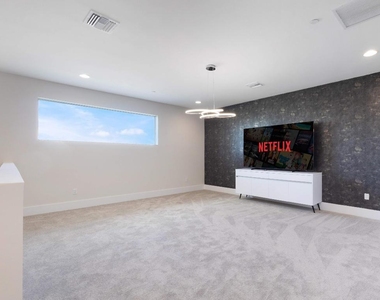 9124 Coral Isles Circle - Photo Thumbnail 52