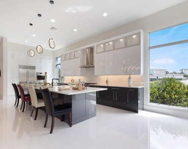 9124 Coral Isles Circle - Photo Thumbnail 17