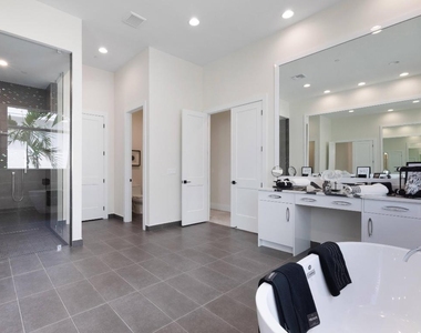 9124 Coral Isles Circle - Photo Thumbnail 45