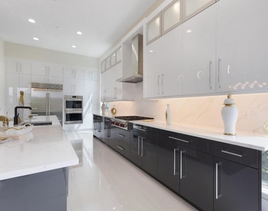 9124 Coral Isles Circle - Photo Thumbnail 21