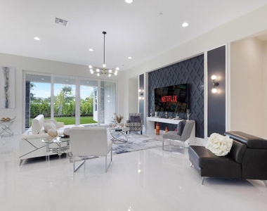 9124 Coral Isles Circle - Photo Thumbnail 10