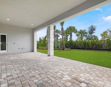 9124 Coral Isles Circle - Photo Thumbnail 27