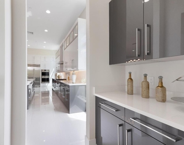 9124 Coral Isles Circle - Photo Thumbnail 25