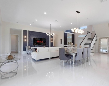 9124 Coral Isles Circle - Photo Thumbnail 15