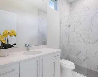 9124 Coral Isles Circle - Photo Thumbnail 5