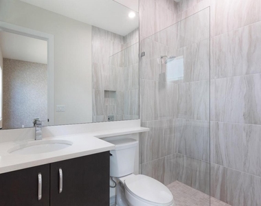 9124 Coral Isles Circle - Photo Thumbnail 38