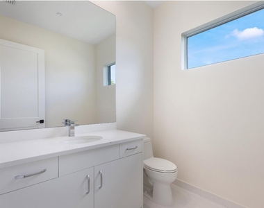 9124 Coral Isles Circle - Photo Thumbnail 32
