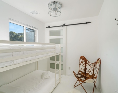 138 W Tiana Road - Photo Thumbnail 10