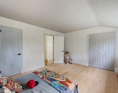 601 Cathcart Road - Photo Thumbnail 12