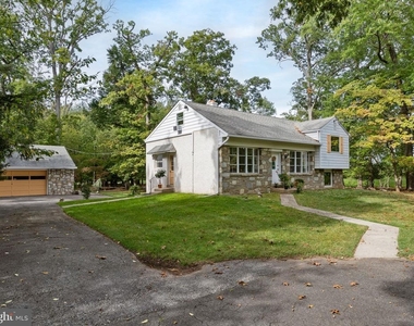 601 Cathcart Road - Photo Thumbnail 2