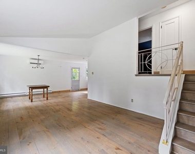 601 Cathcart Road - Photo Thumbnail 7