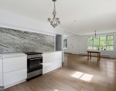 601 Cathcart Road - Photo Thumbnail 5