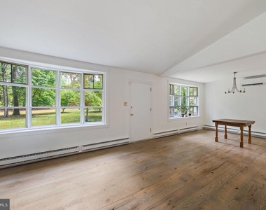 601 Cathcart Road - Photo Thumbnail 8