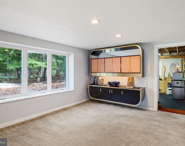 601 Cathcart Road - Photo Thumbnail 24