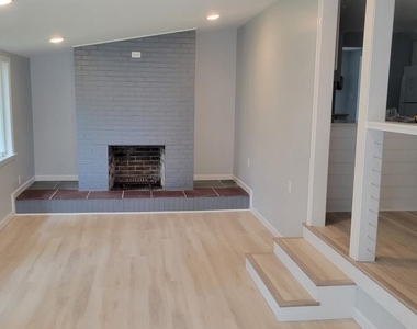410 Spruce Street - Photo Thumbnail 15
