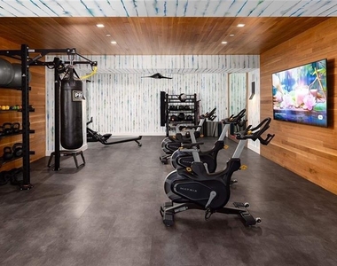 1140 Spring Street Nw - Photo Thumbnail 18