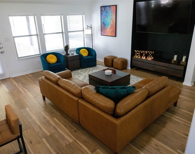 17023 Lexington Drive - Photo Thumbnail 4
