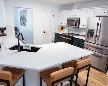 17023 Lexington Drive - Photo Thumbnail 7