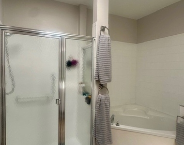 9510 Village View Boulevard - Photo Thumbnail 11
