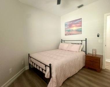 9510 Village View Boulevard - Photo Thumbnail 6