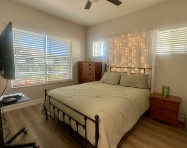 9510 Village View Boulevard - Photo Thumbnail 7
