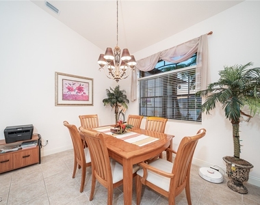 118 Se 23rd Place - Photo Thumbnail 10