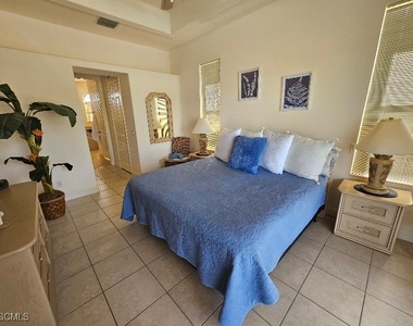 118 Se 23rd Place - Photo Thumbnail 18