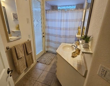 118 Se 23rd Place - Photo Thumbnail 7