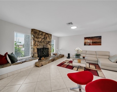 3746 Se 1st Place - Photo Thumbnail 6