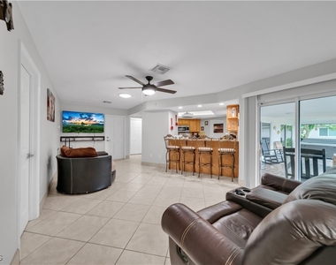 3746 Se 1st Place - Photo Thumbnail 14