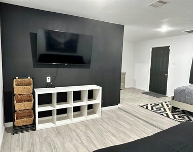 4802 Elser Street - Photo Thumbnail 2
