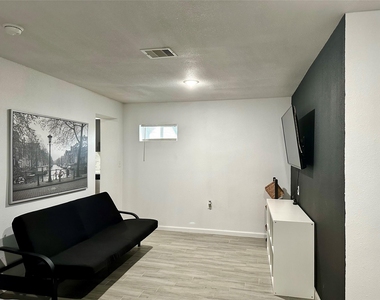 4802 Elser Street - Photo Thumbnail 5