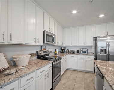 43010 Greenway Boulevard - Photo Thumbnail 14