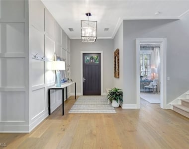 160 Broad Avenue S - Photo Thumbnail 9