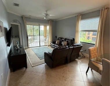 9719 Acqua Court - Photo Thumbnail 11