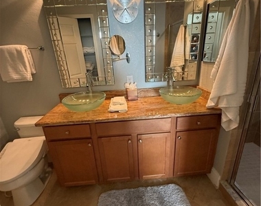 9719 Acqua Court - Photo Thumbnail 16