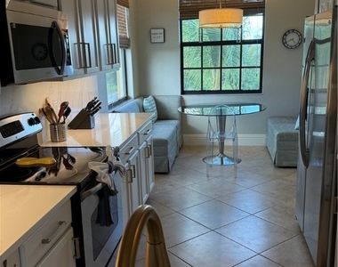 9719 Acqua Court - Photo Thumbnail 9