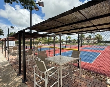 9719 Acqua Court - Photo Thumbnail 5