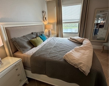 9719 Acqua Court - Photo Thumbnail 15