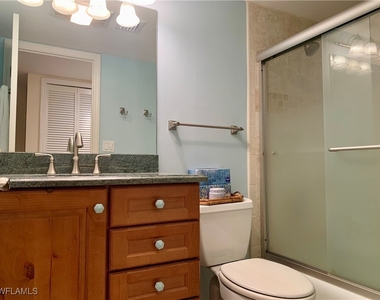 333 Harbour Drive - Photo Thumbnail 27