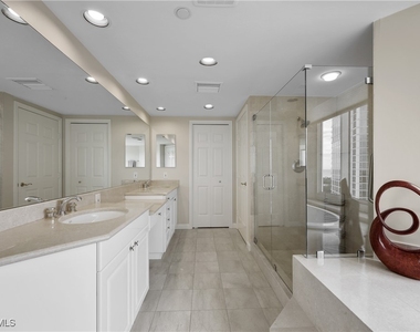 7117 Pelican Bay Boulevard - Photo Thumbnail 10