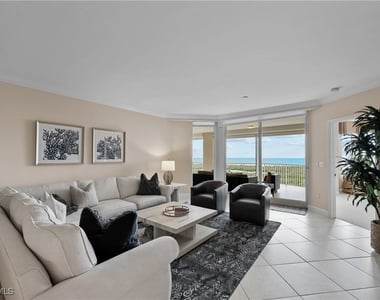 7117 Pelican Bay Boulevard - Photo Thumbnail 3