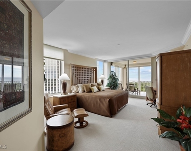 7117 Pelican Bay Boulevard - Photo Thumbnail 8